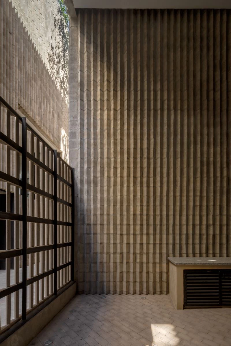 Frida Escobedo, conjunto residencial Mar Tirreno en Ciudad de México