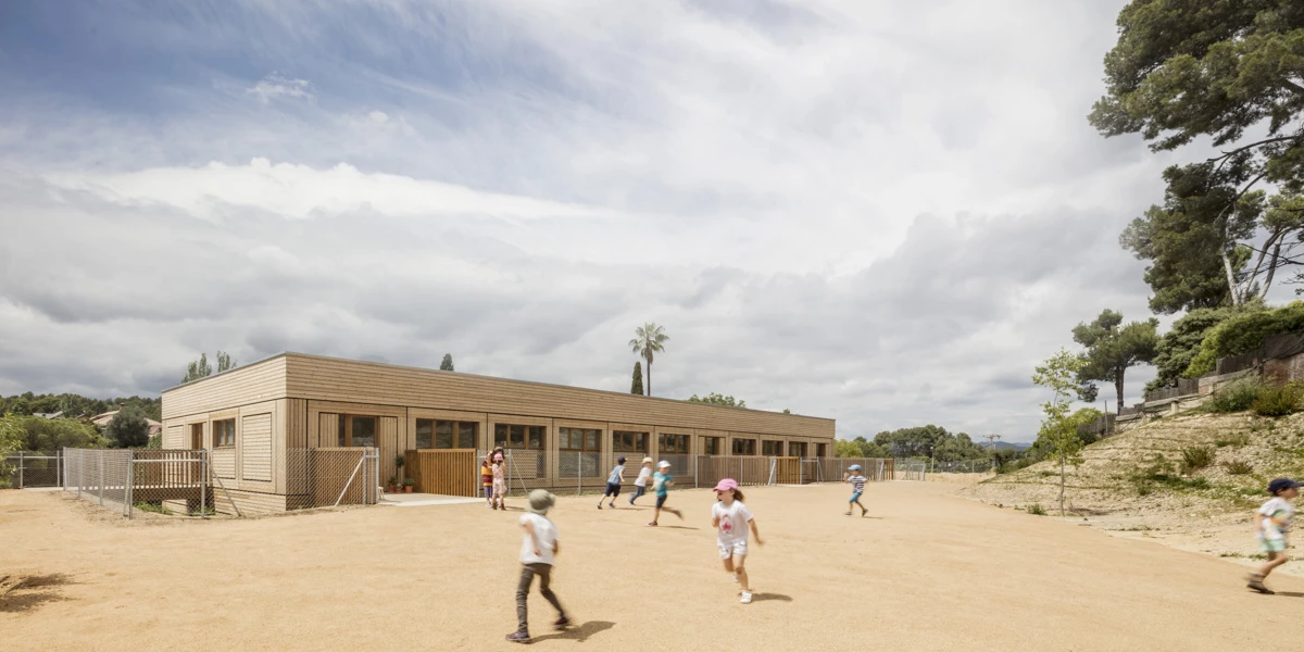 Balcells, Rius y Tigges, escuela El Til-ler en Sardañola del Vallés (Barcelona)