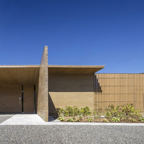 shigeru ban solid cedar house in hokuto japan arquitectura viva shigeru ban works